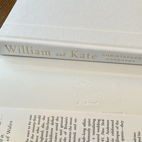 Rare hardcover “Royal Children” - Ingrid Seward and hardcover “William and Kate” - Picture 7 of 11